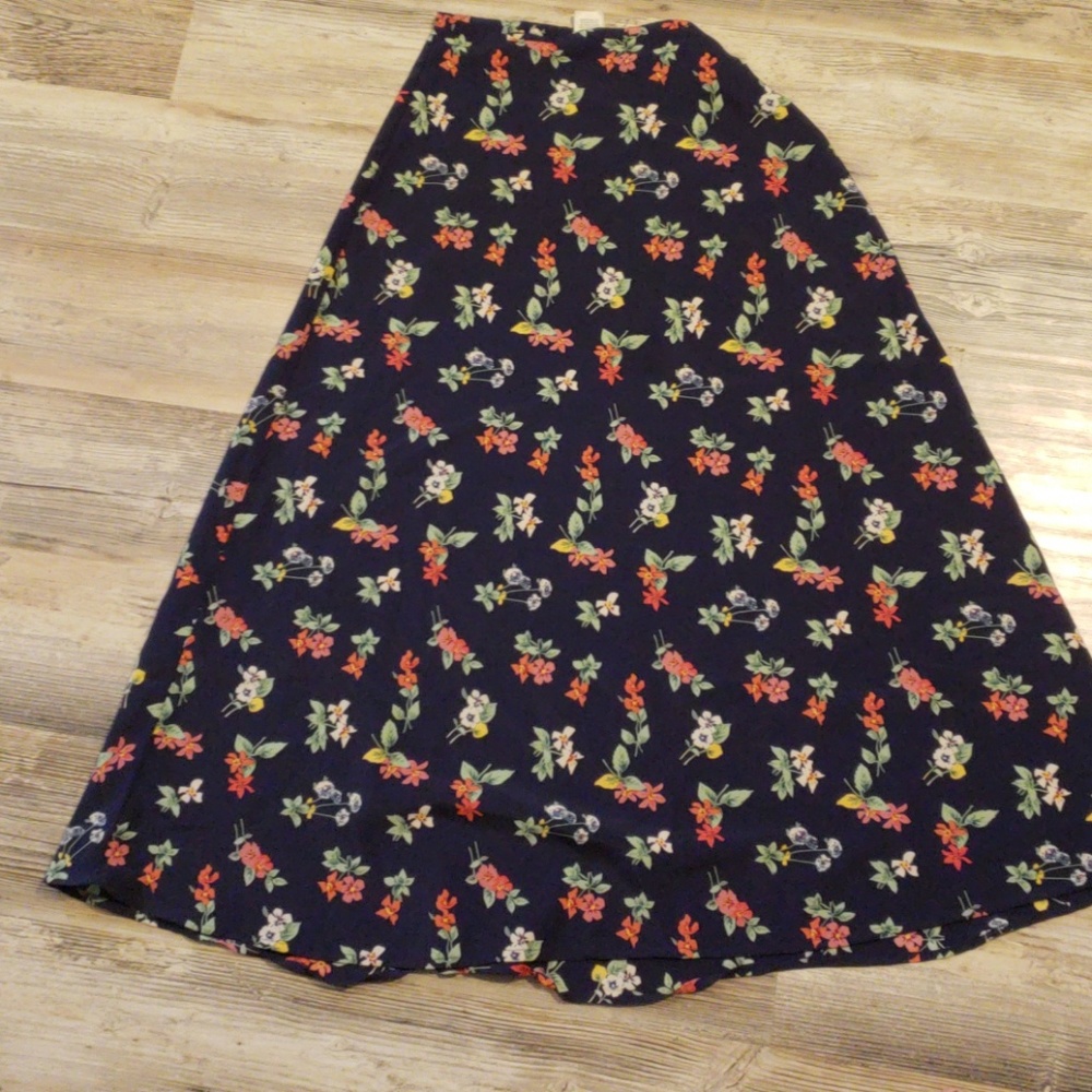 Old navy floral skirt